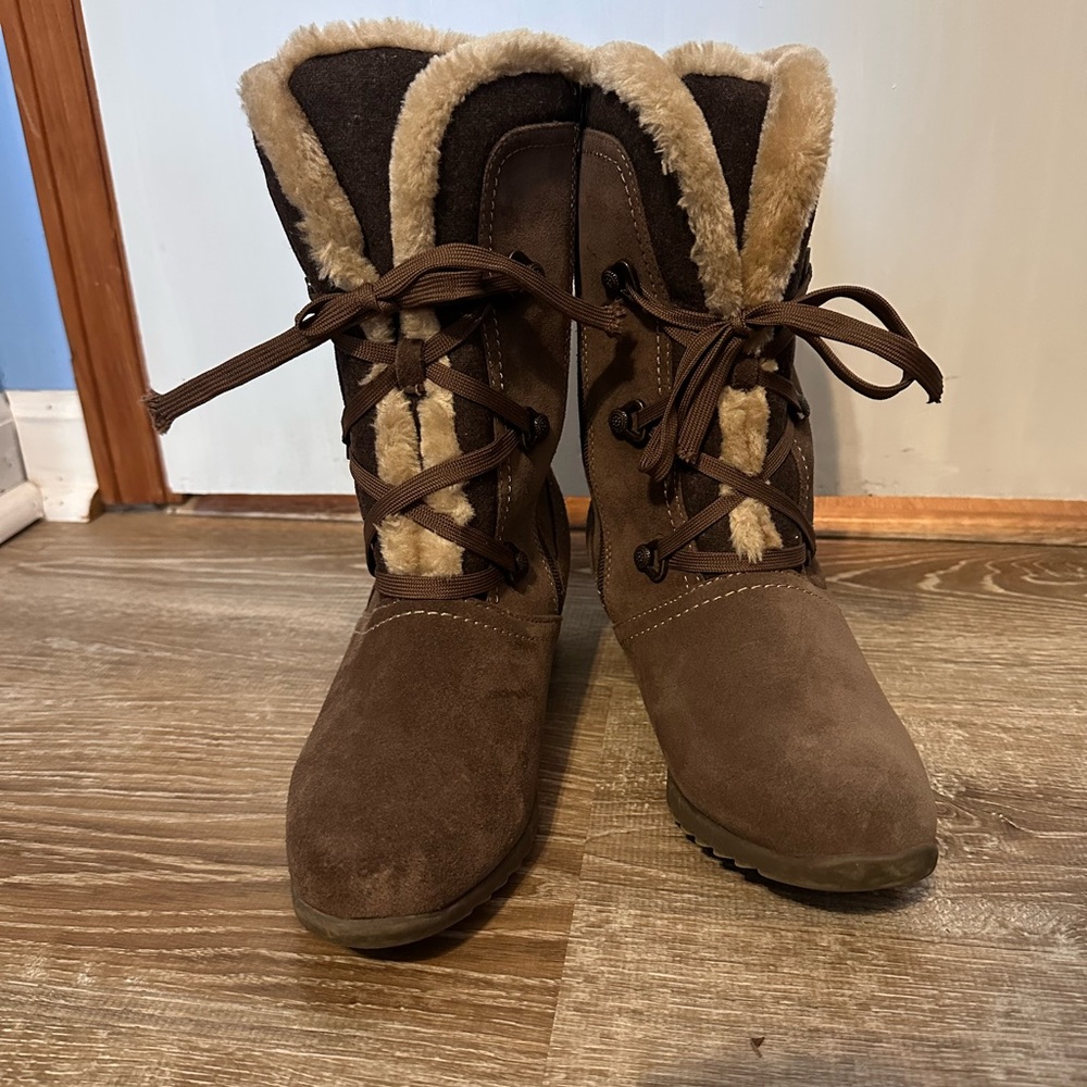 Women’s Sporto Boots, Size 9, Brown